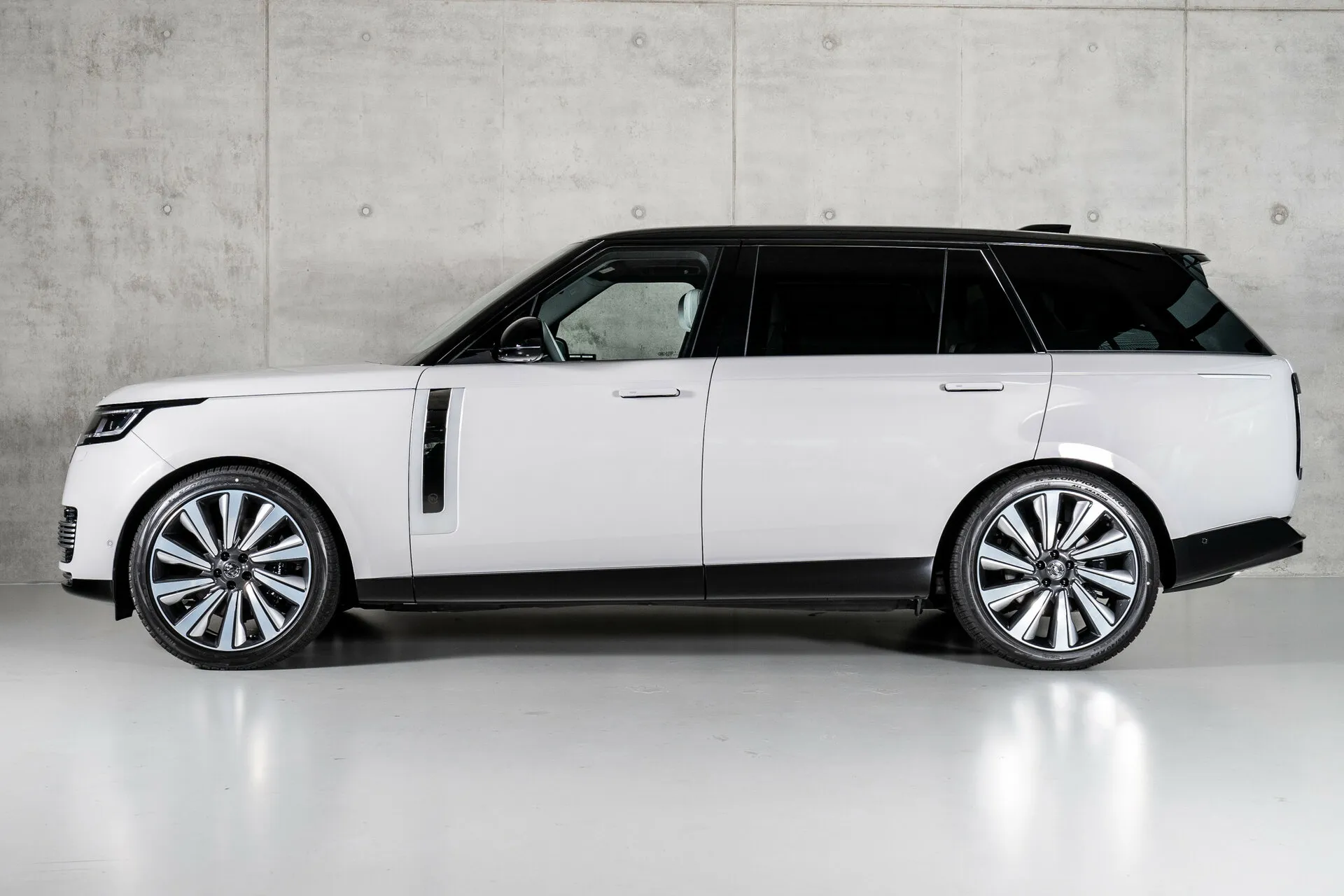 Land Rover Range Rover Long, V 2025 фото 7