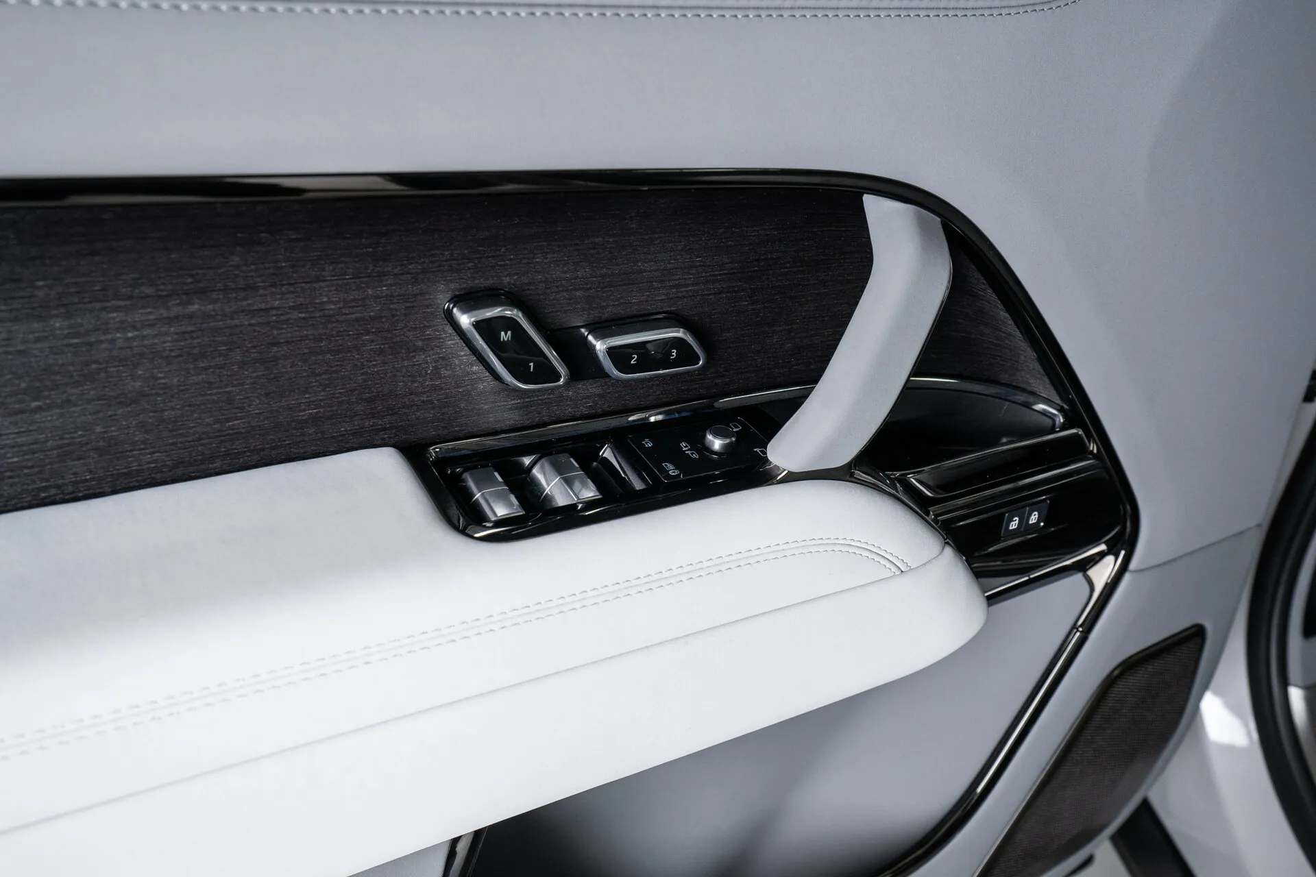 Land Rover Range Rover Long, V 2025 фото 8
