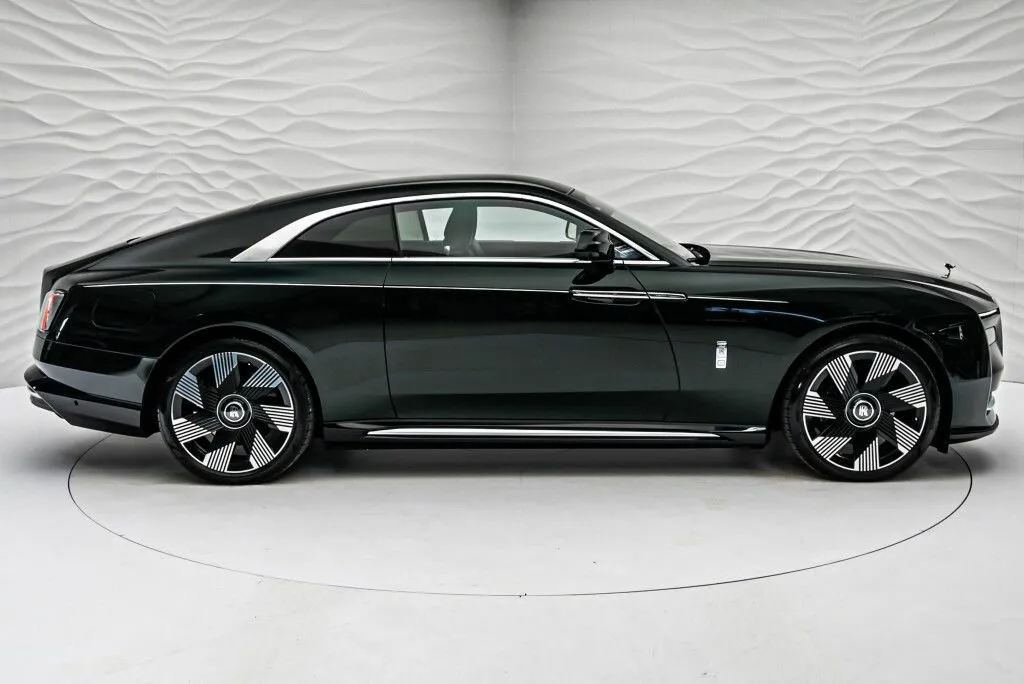 Rolls-Royce Spectre, I 2024 фото 4