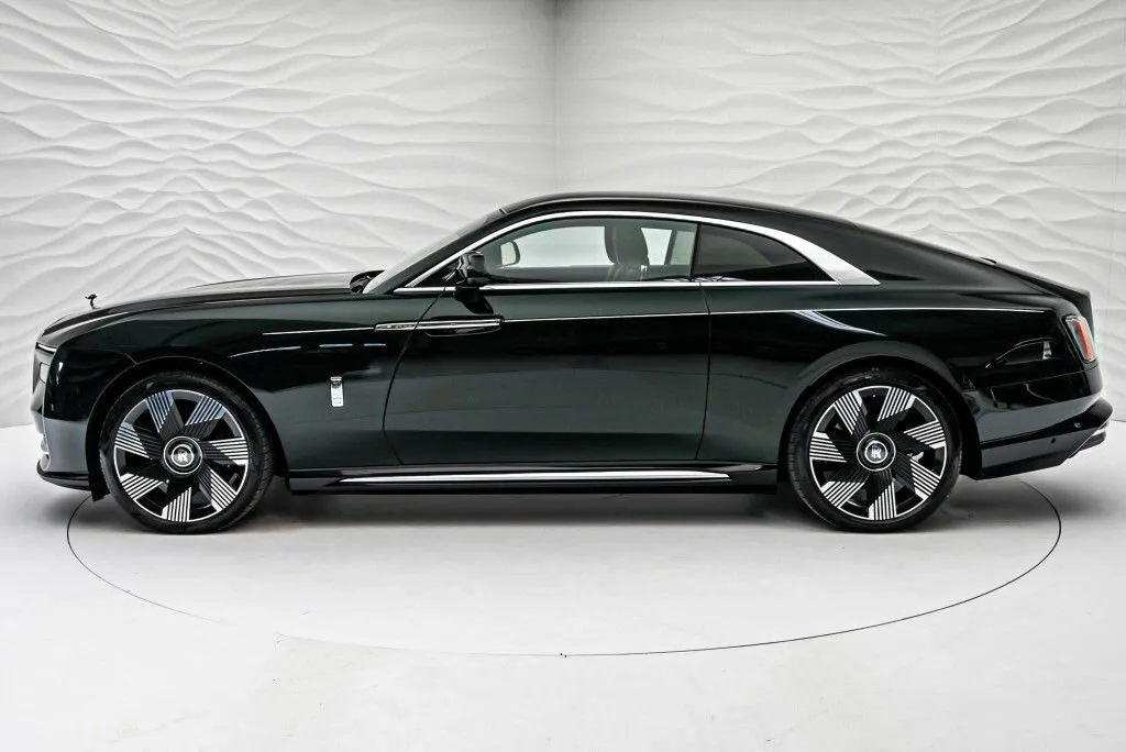 Rolls-Royce Spectre, I 2024 фото 8