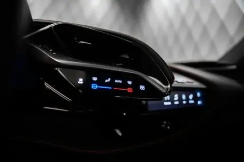 Ferrari SF90 Stradale Spider, I 2025 — миниатюра 8