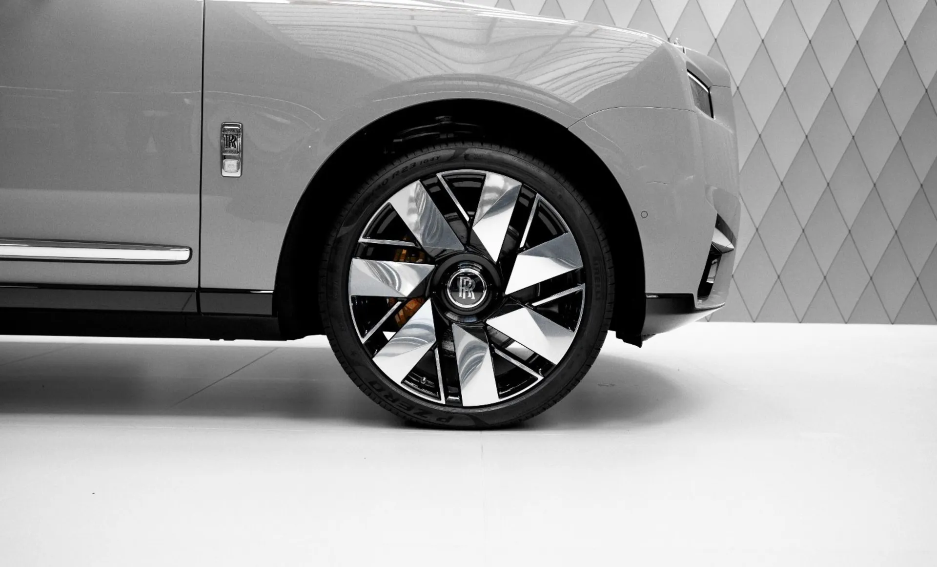 Rolls-Royce Cullinan, I Рестайлинг 2025 фото 9