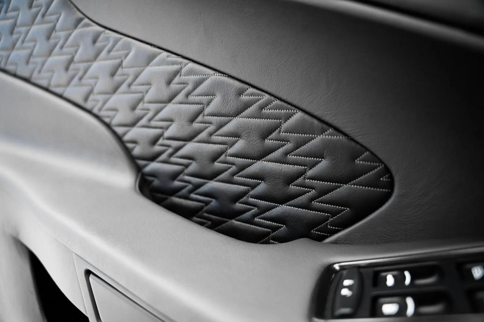 Aston Martin Vanquish, Ii 2018 фото 2