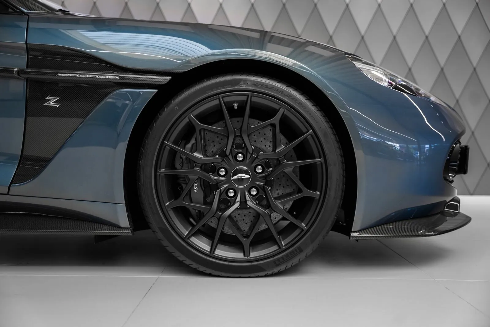 Aston Martin Vanquish, Ii 2018 фото 3