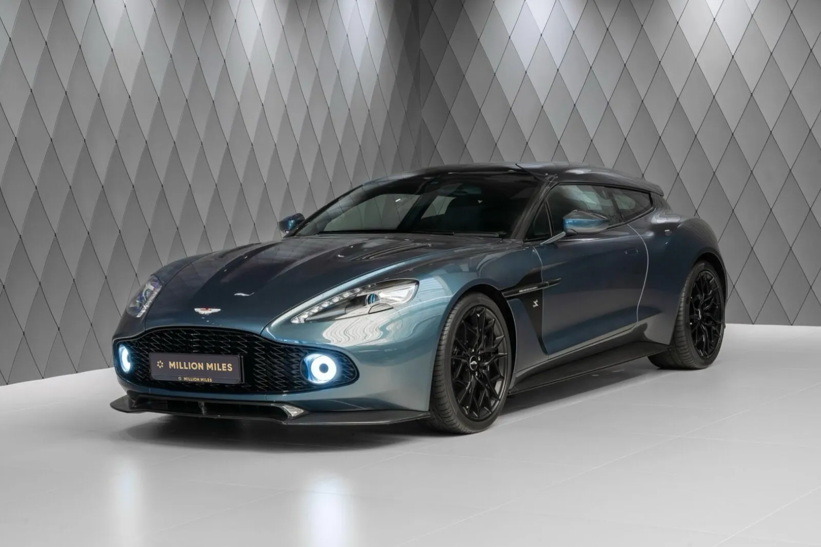 Aston Martin Vanquish, Ii 2018 фото 5