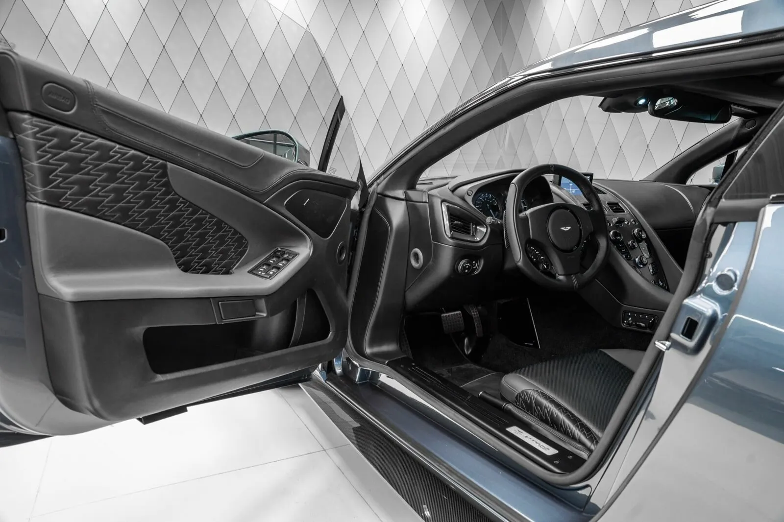Aston Martin Vanquish, Ii 2018 фото 7