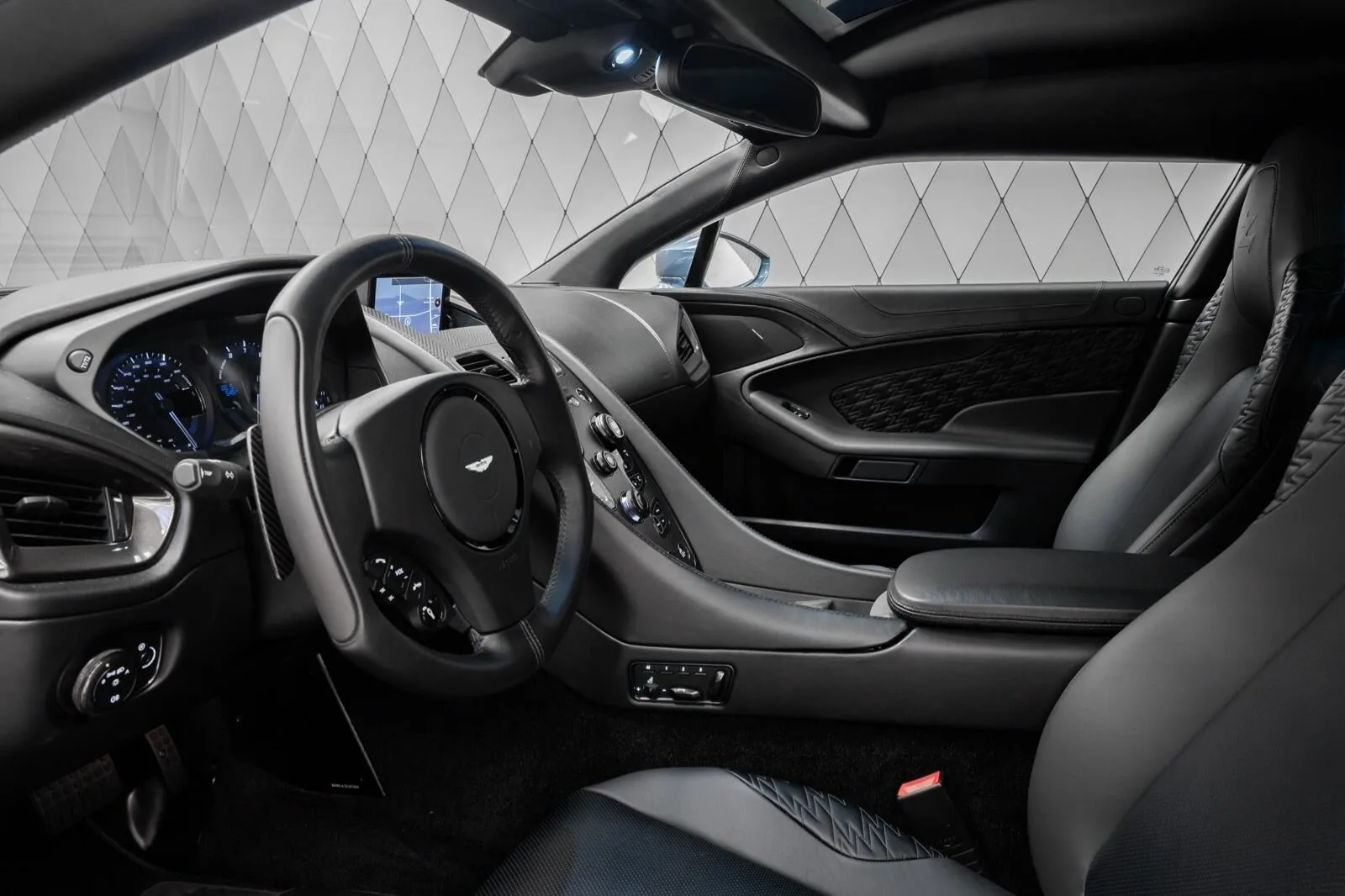 Aston Martin Vanquish, Ii 2018 фото 9