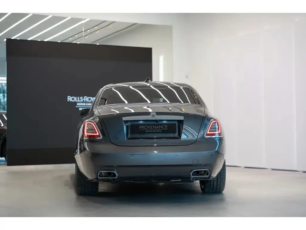 Rolls-Royce Ghost Black Badge, Ii 2024 фото 9