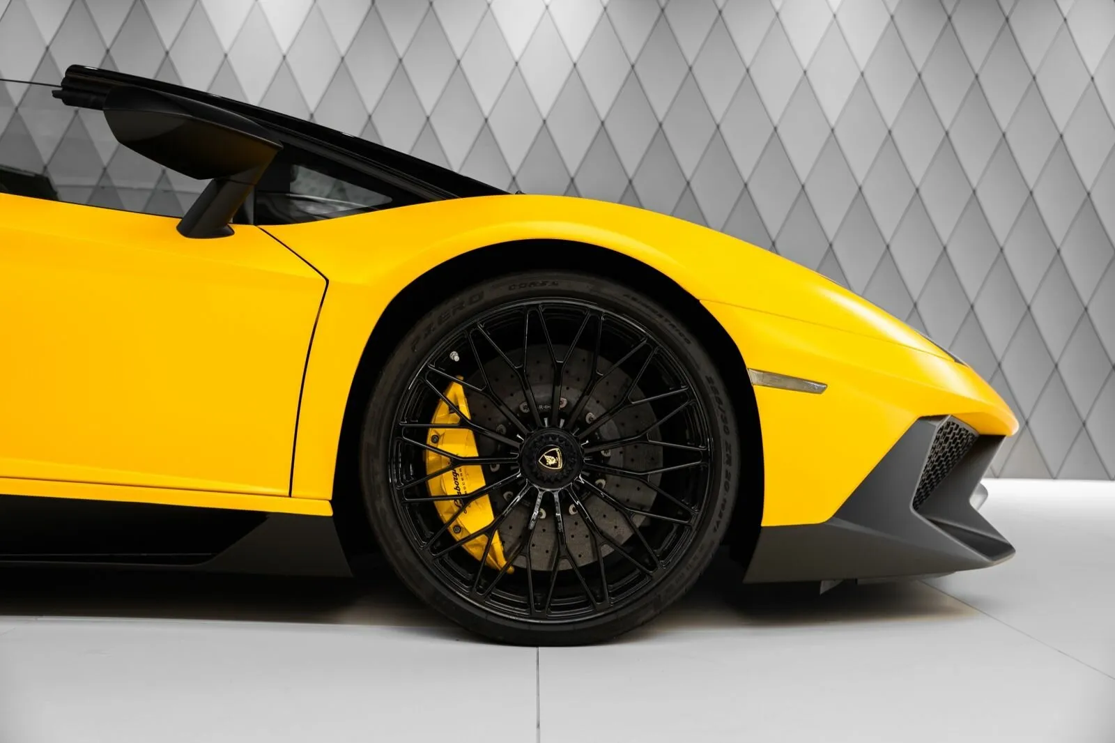 Lamborghini Aventador, I Рестайлинг 2024 фото 7