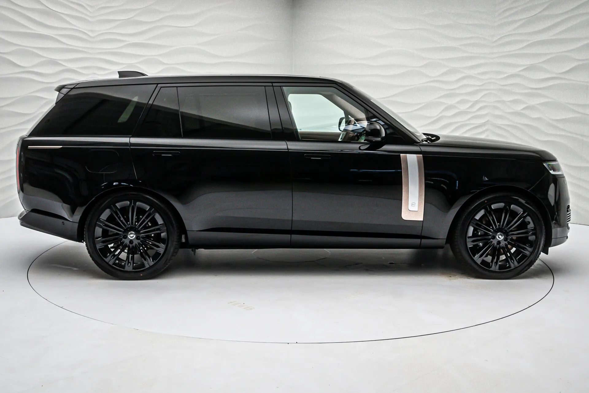 Land Rover Range Rover Long, V 2025 фото 2