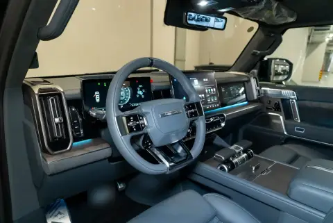 M-Hero I, I 2023 — миниатюра 4