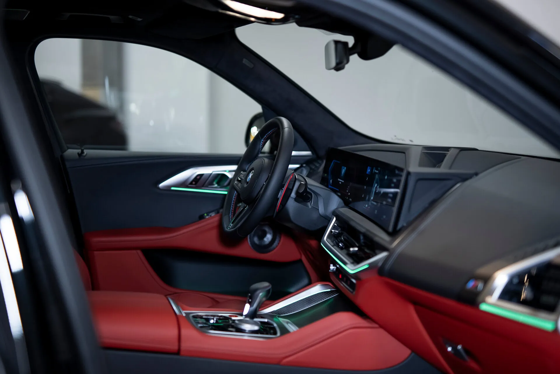 BMW Xm, I 2023 фото 5