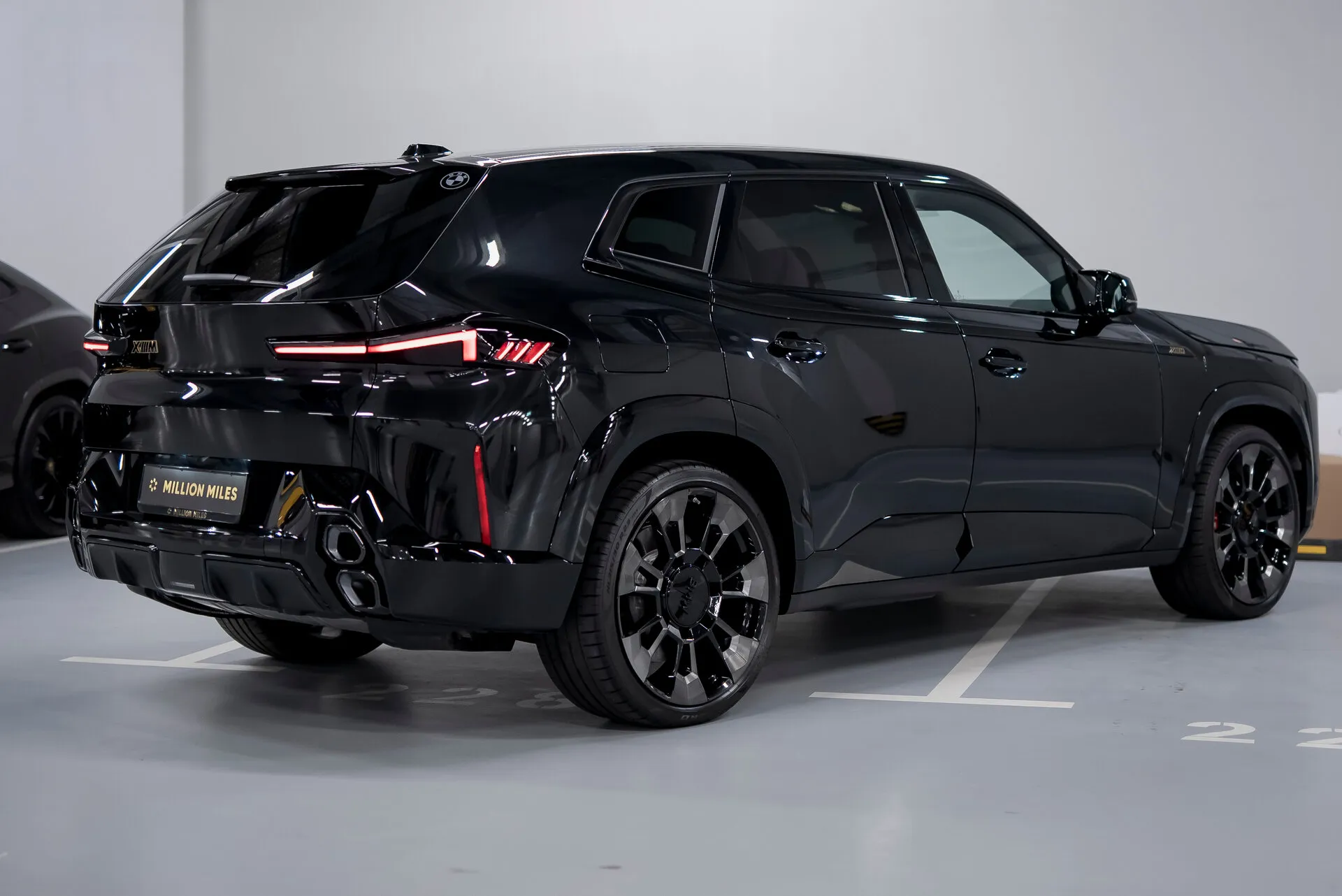 BMW Xm, I 2023 фото 7