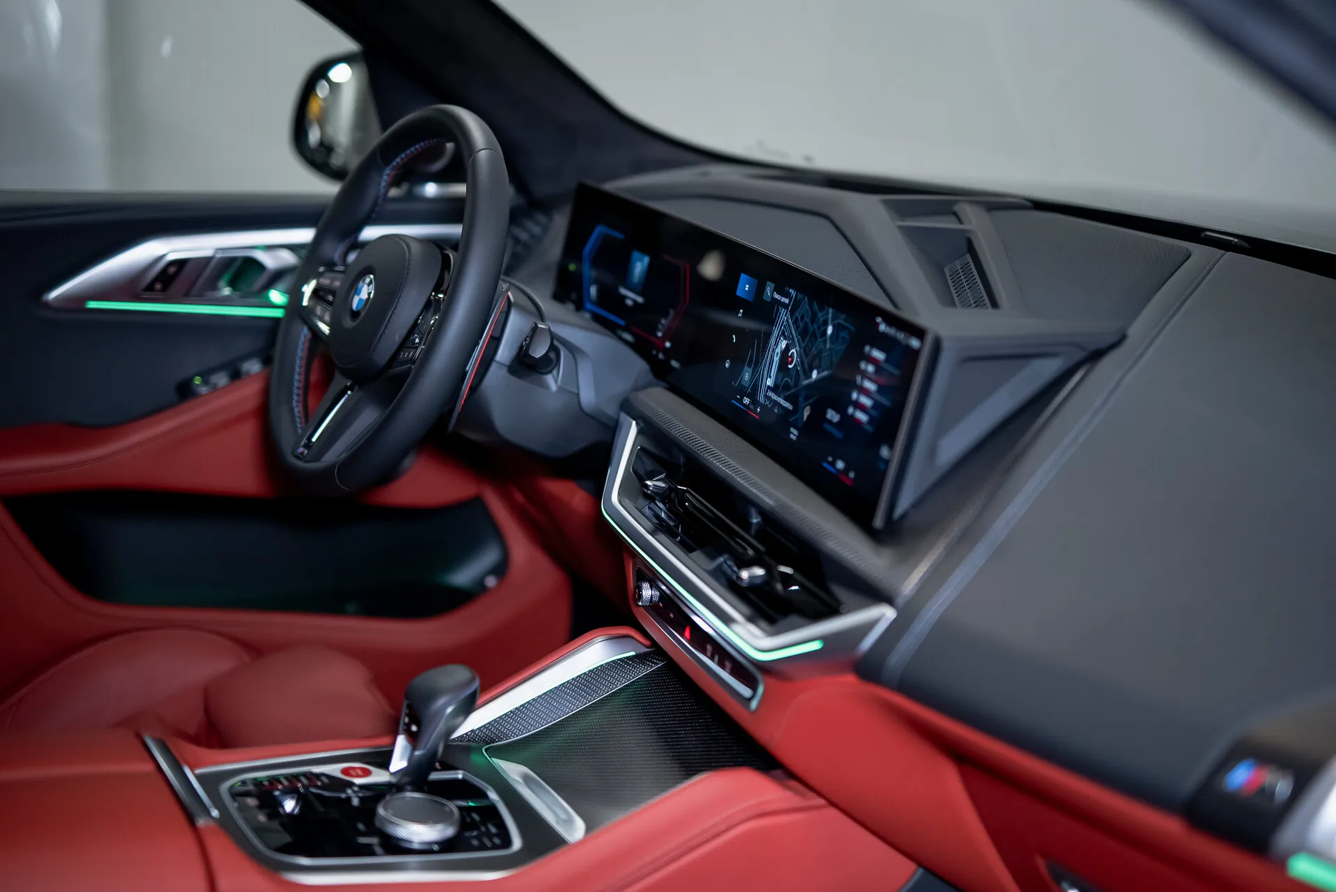 BMW Xm, I 2023 фото 10