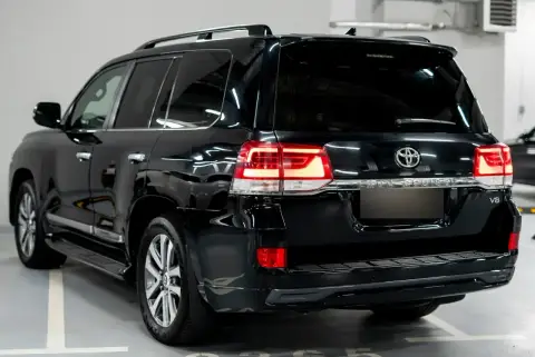 Toyota Land Cruiser, 200 Series Рестайлинг 2 2018 — миниатюра 4