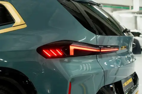 BMW Xm, I 2023 — миниатюра 7