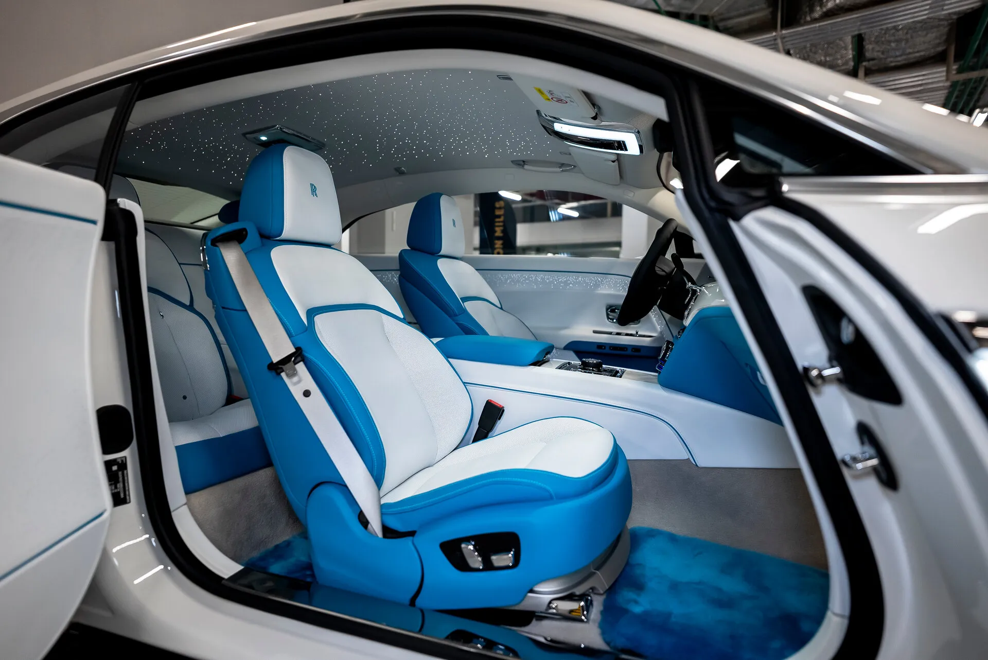 Rolls-Royce Spectre, I 2024 фото 9
