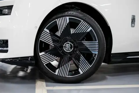 Rolls-Royce Spectre, I 2024 — миниатюра 2
