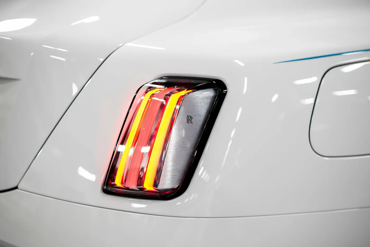Rolls-Royce Spectre, I 2024 фото 4
