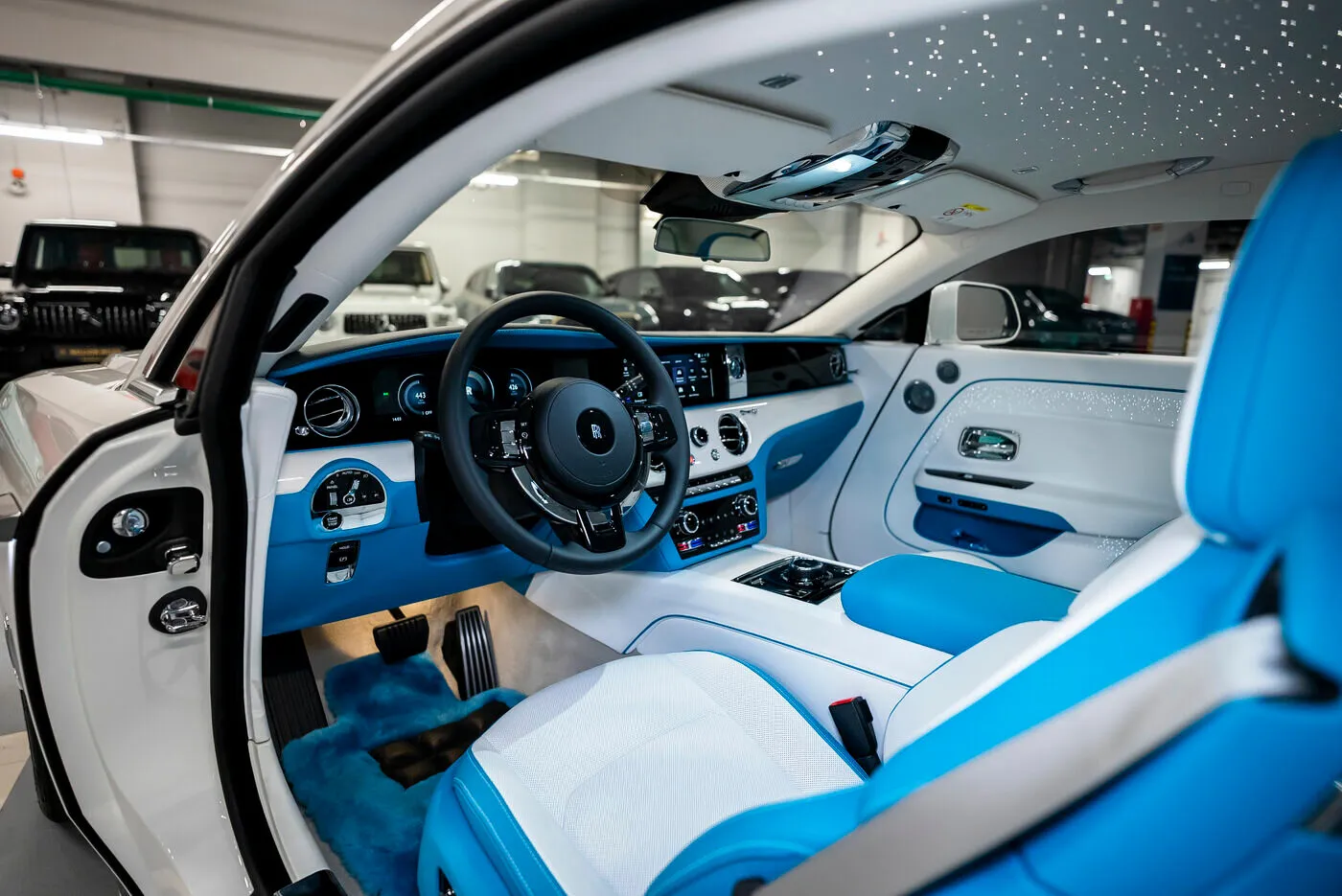 Rolls-Royce Spectre, I 2024 фото 8