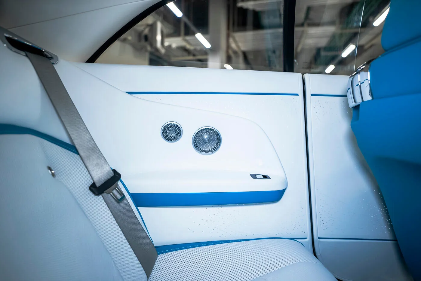 Rolls-Royce Spectre, I 2024 фото 10