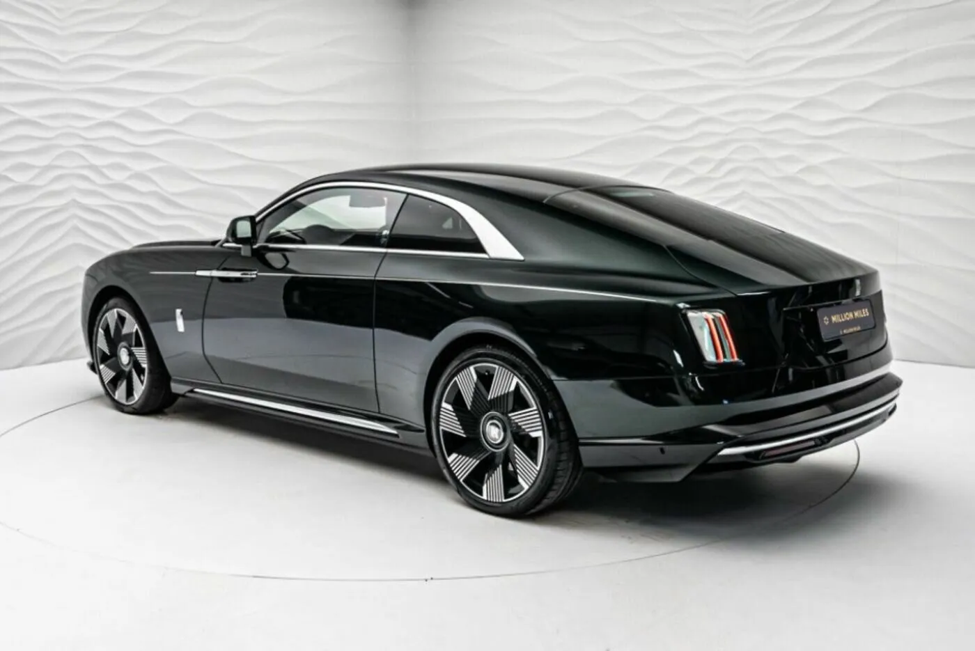 Rolls-Royce Spectre, I 2024 фото 7
