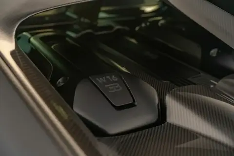 Bugatti Chiron, I 2021 — миниатюра 4