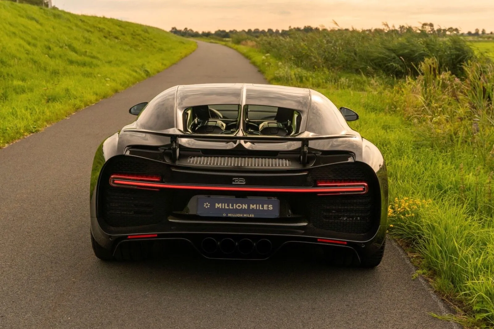 Bugatti Chiron, I 2021 фото 6