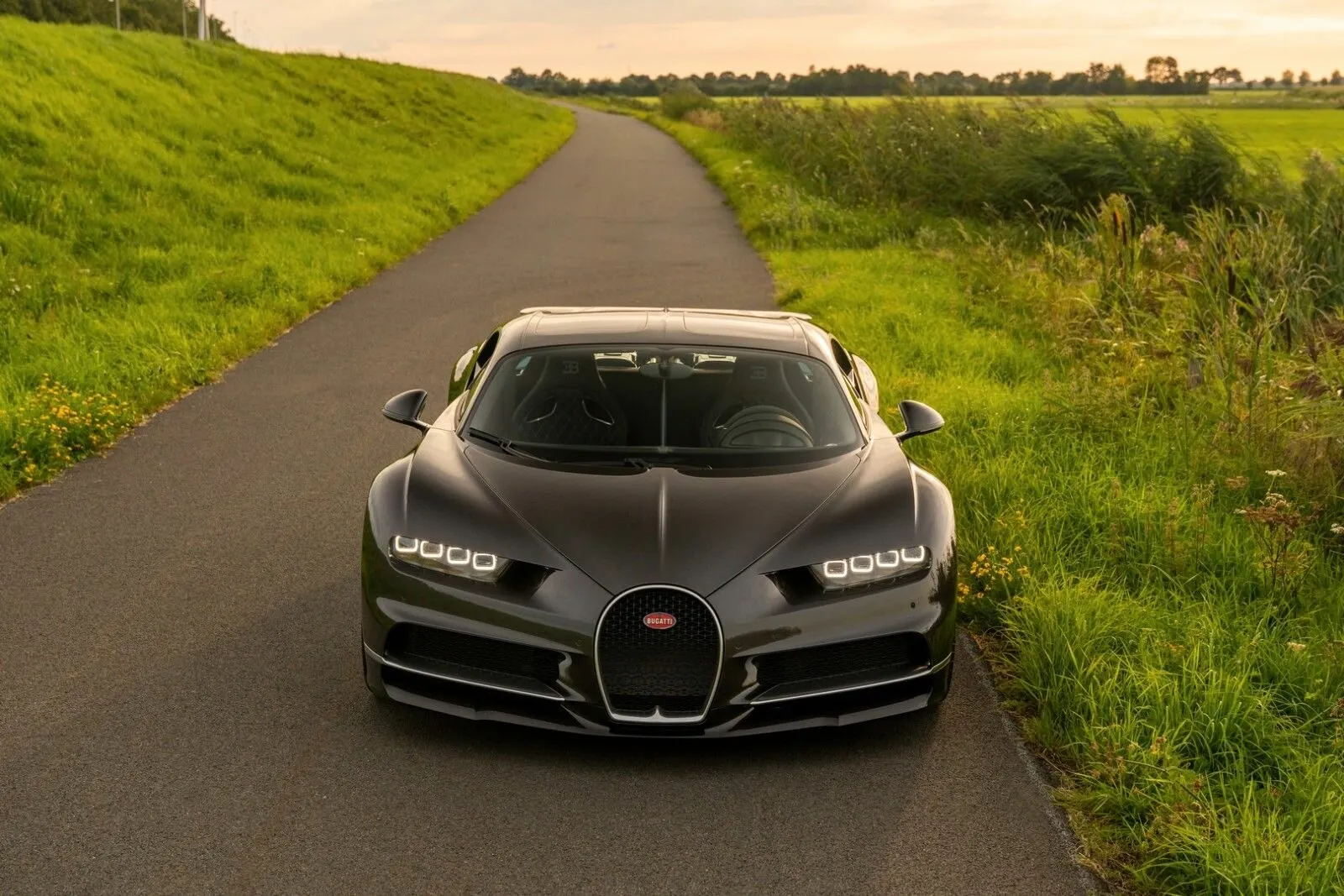 Bugatti Chiron, I 2021 фото 7