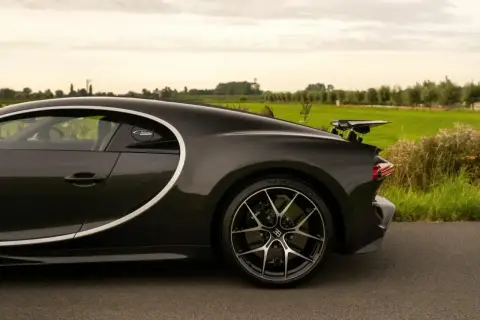 Bugatti Chiron, I 2021 — миниатюра 9