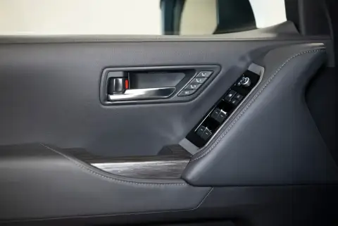 Toyota Land Cruiser, 300 Series 2022 — миниатюра 8