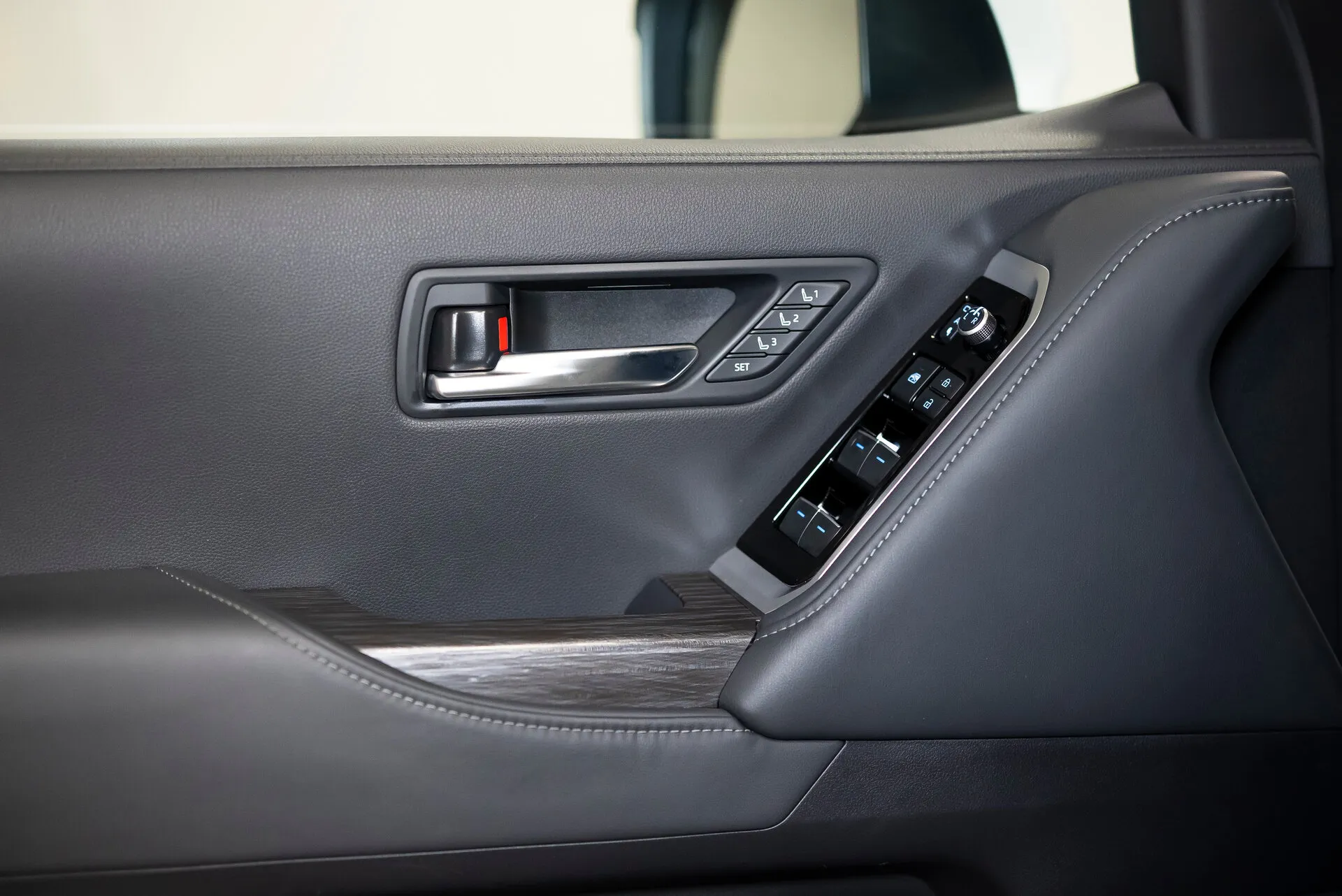 Toyota Land Cruiser, 300 Series 2022 фото 9