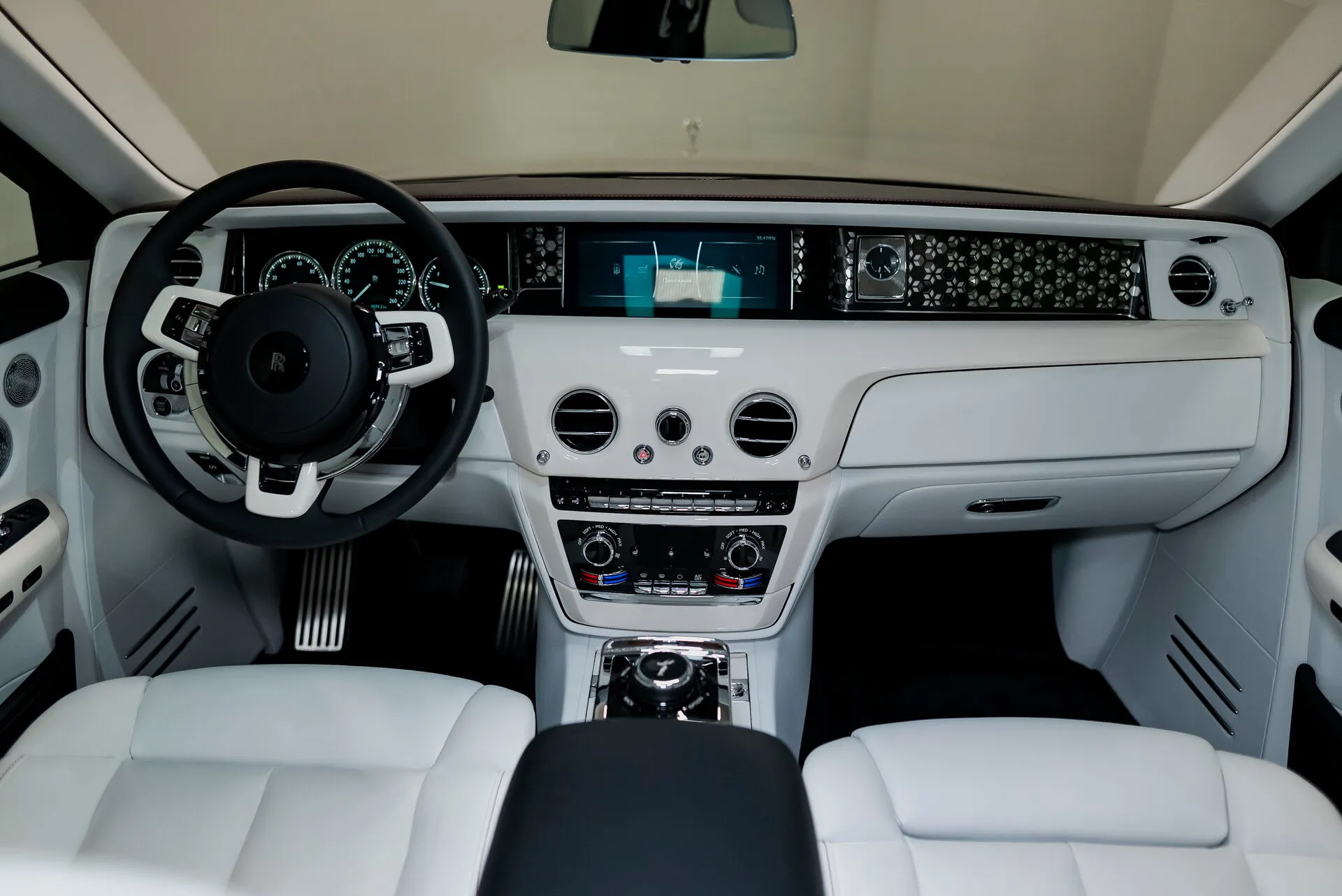 Rolls-Royce Phantom, Viii 2023 фото 3