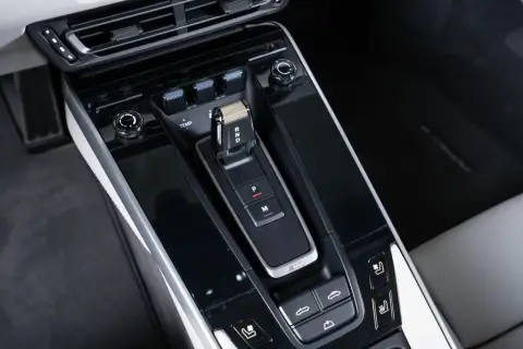 Porsche 911 Turbo S, Viii (992) 2024 — миниатюра 7