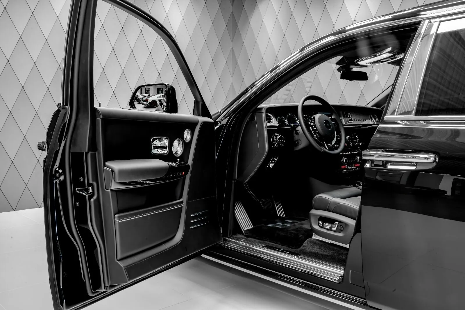 Rolls-Royce Phantom Ewb, Viii 2025 фото 2