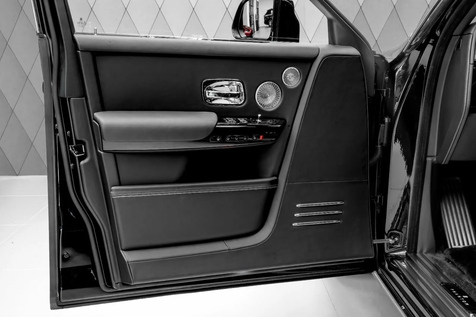 Rolls-Royce Phantom Ewb, Viii 2025 фото 6
