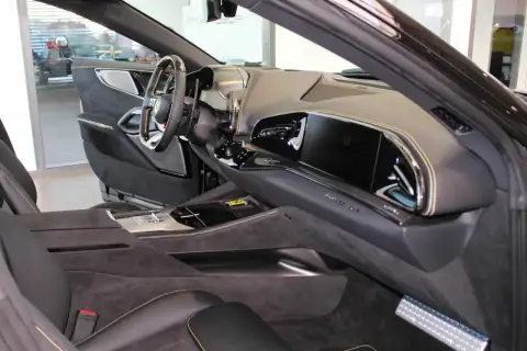 Ferrari Purosangue, I 2024