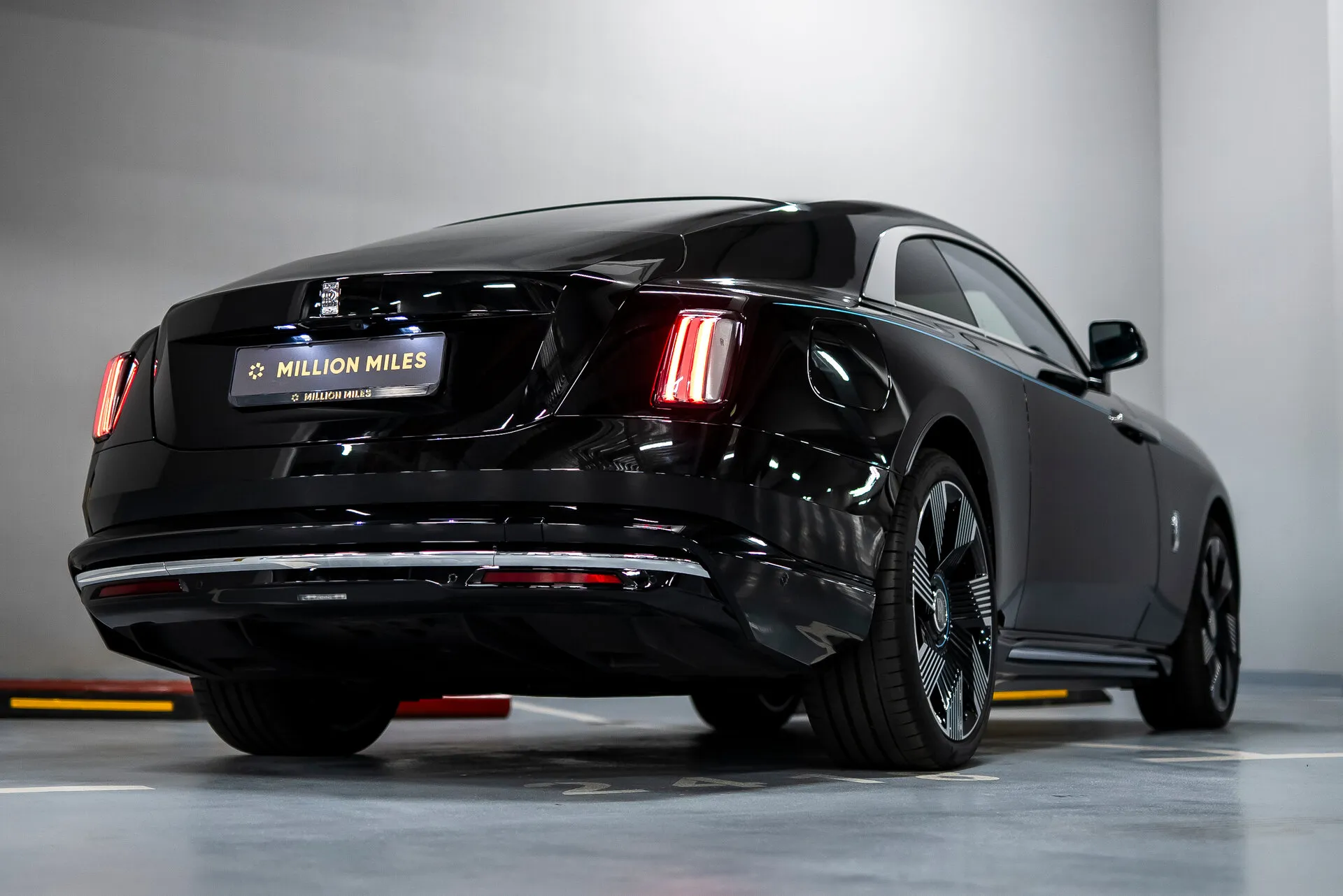 Rolls-Royce Spectre, I 2025 фото 2