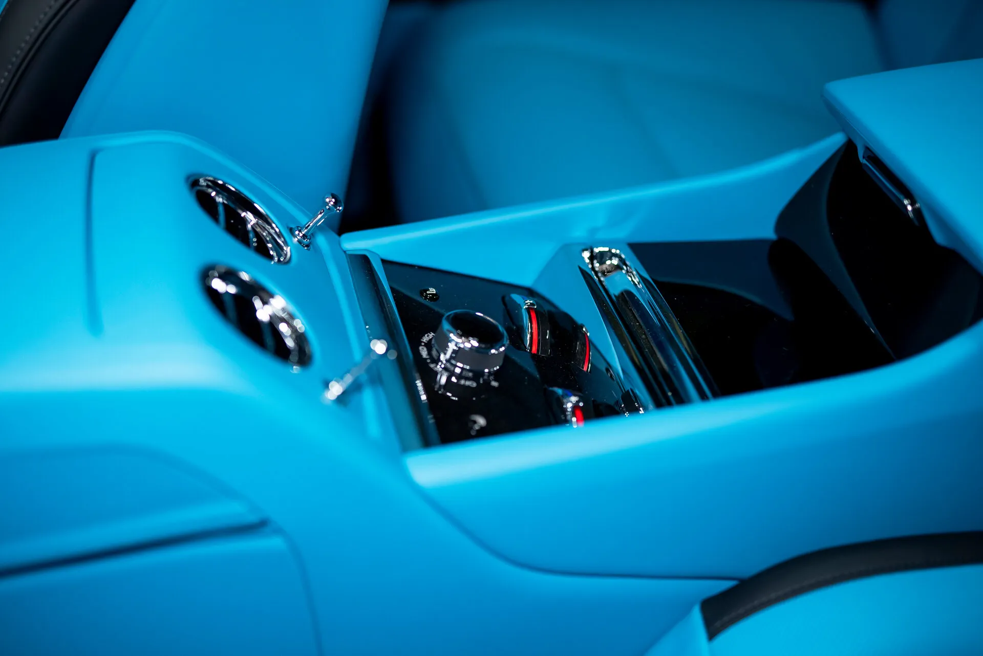 Rolls-Royce Spectre, I 2025 фото 7