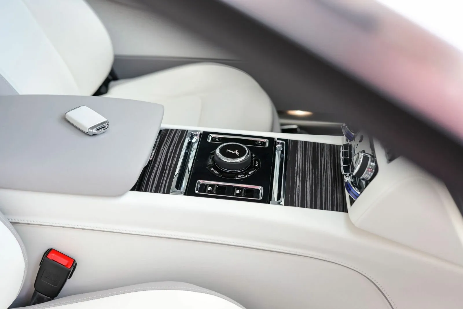 Rolls-Royce Spectre, I 2025 фото 3