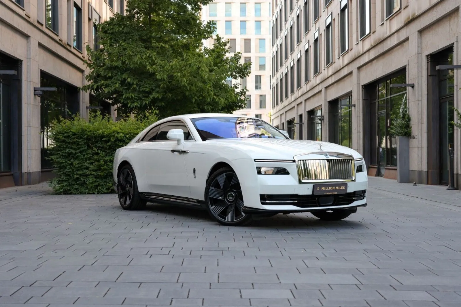 Rolls-Royce Spectre, I 2025 фото 6