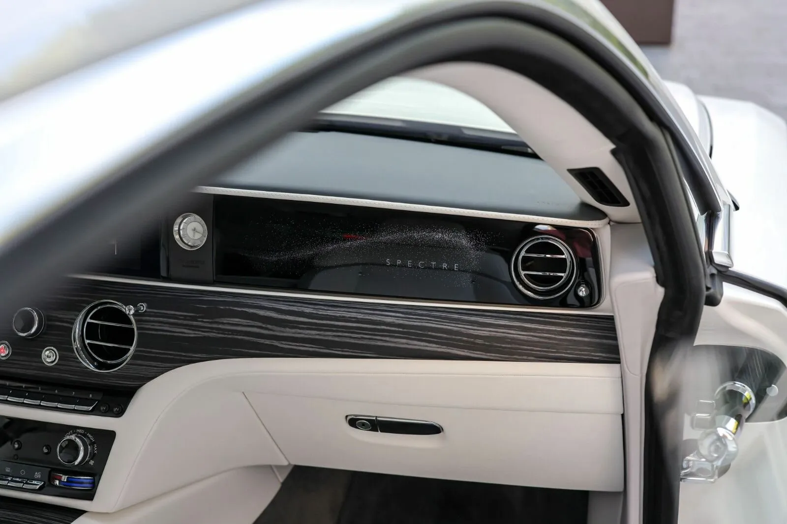 Rolls-Royce Spectre, I 2025 фото 8