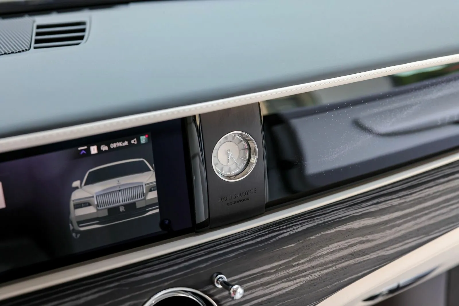 Rolls-Royce Spectre, I 2025 фото 10