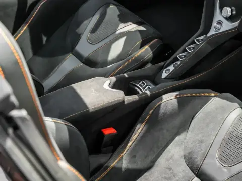 McLaren 750S, I 2025 — миниатюра 4