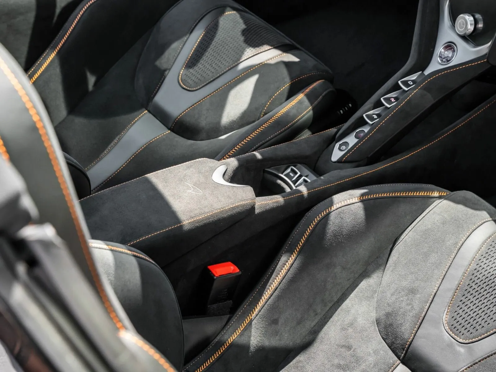 McLaren 750S, I 2025 фото 4