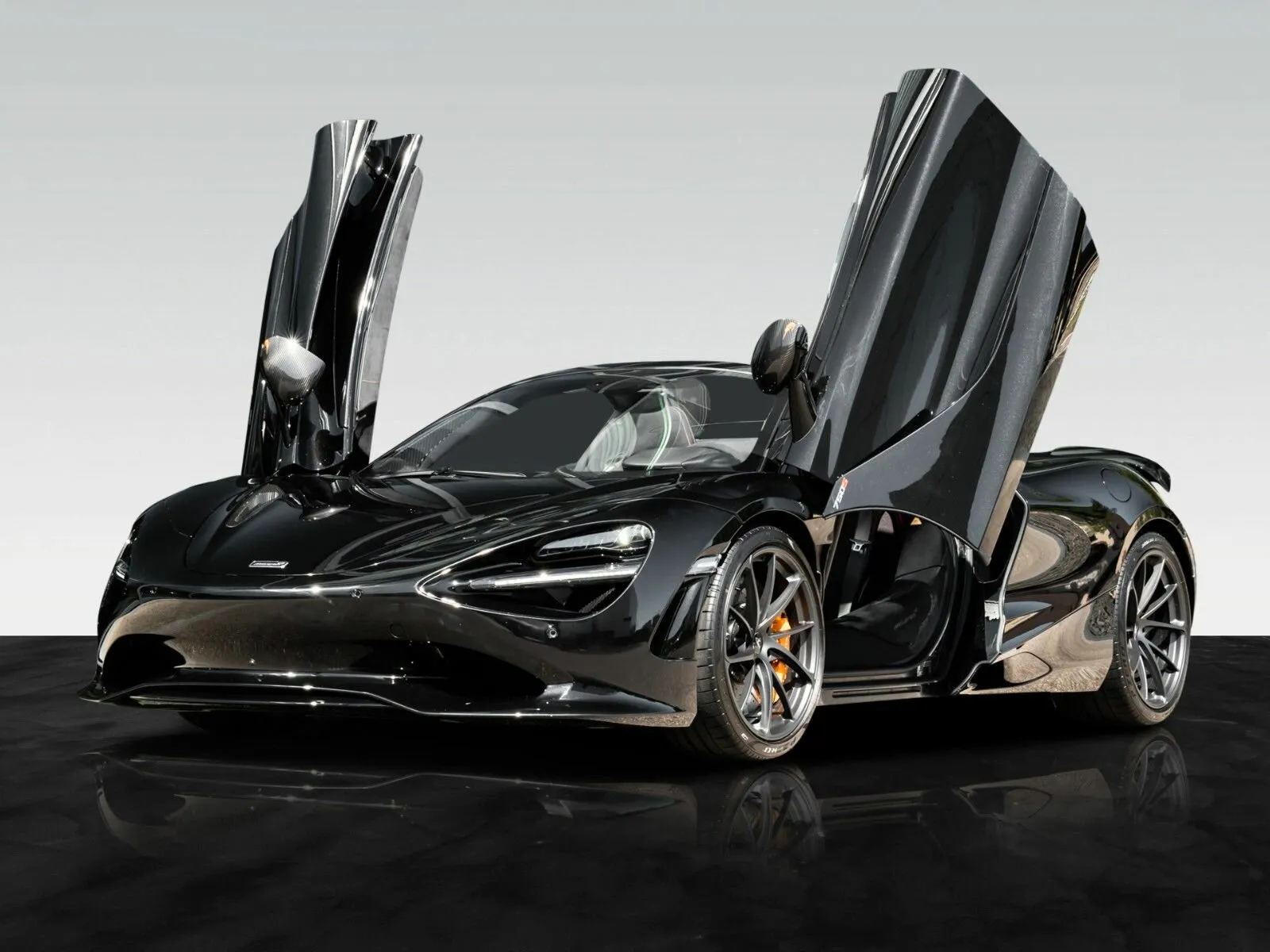 McLaren 750S, I 2025 фото 5