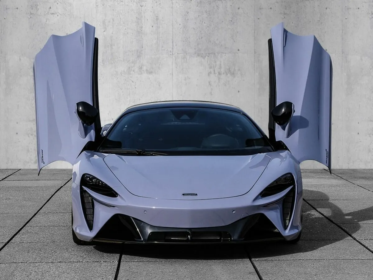McLaren Artura, I 2025 фото 3