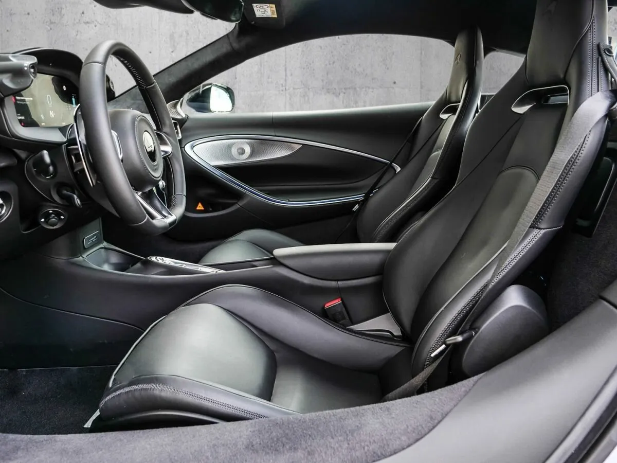 McLaren Artura, I 2025 фото 6