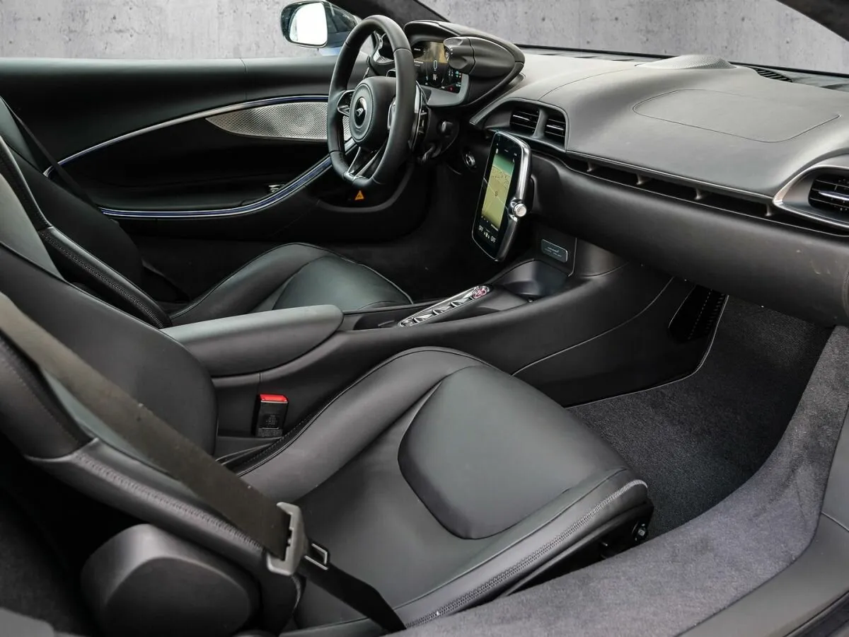 McLaren Artura, I 2025 фото 9