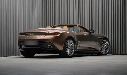 Aston Martin DB12, I 2025 — миниатюра 2